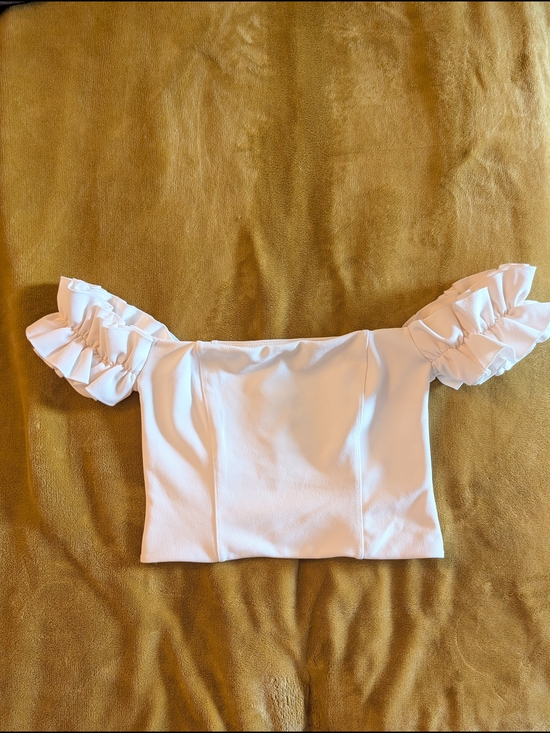 Dynamite Tops - Off-Shoulder Ruffle Sleeve Crop Top - White